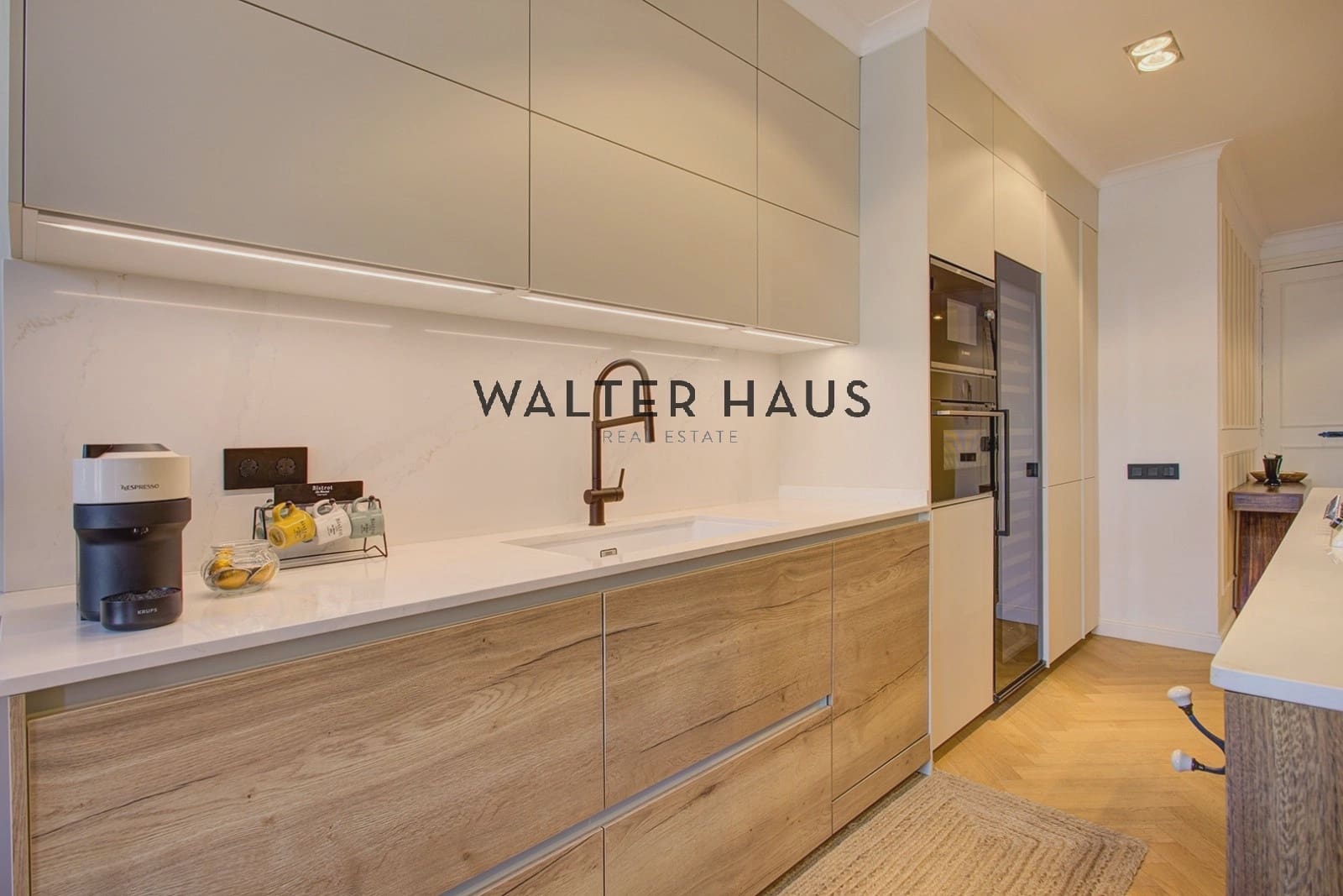 3 slaapkamer Flat te koop in Barcelona stad - € 1.050.000 (Ref: 9650839)