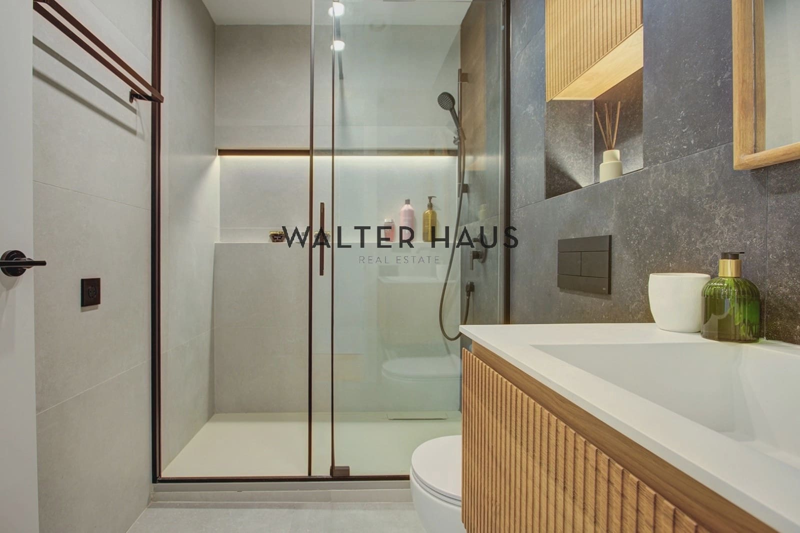 3 slaapkamer Flat te koop in Barcelona stad - € 1.050.000 (Ref: 9650839)