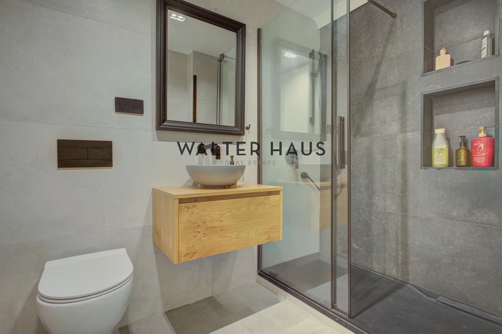 3 slaapkamer Flat te koop in Barcelona stad - € 1.050.000 (Ref: 9650839)