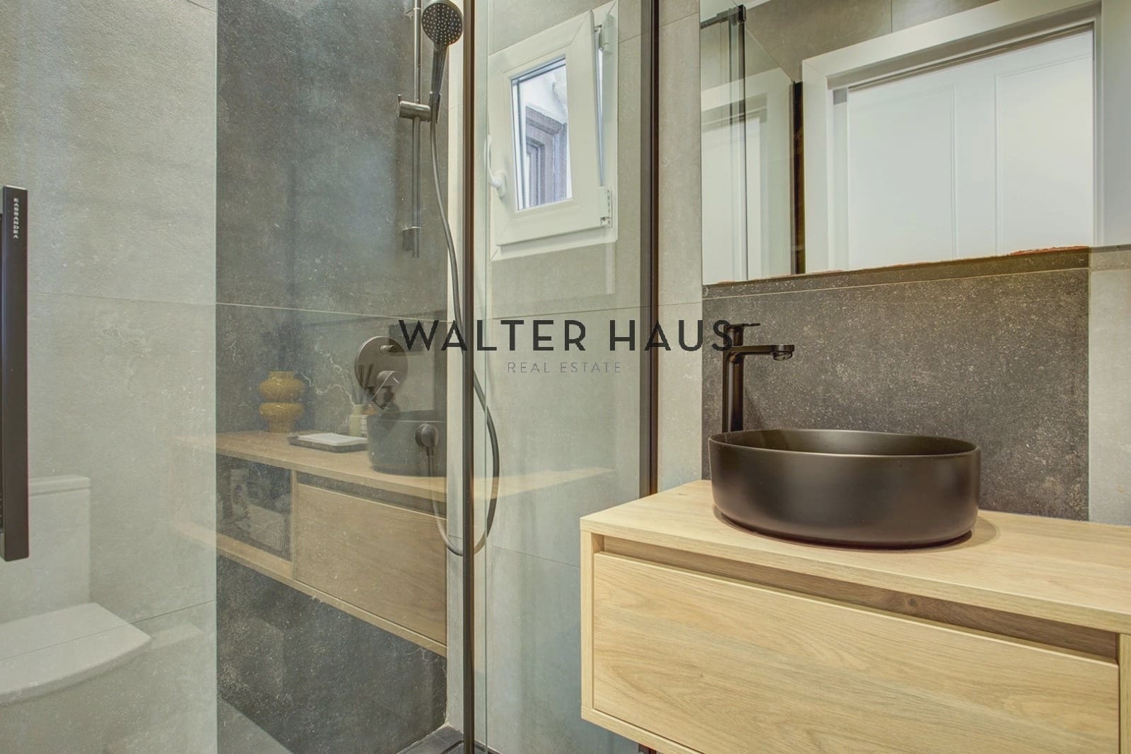 3 slaapkamer Flat te koop in Barcelona stad - € 1.050.000 (Ref: 9650839)