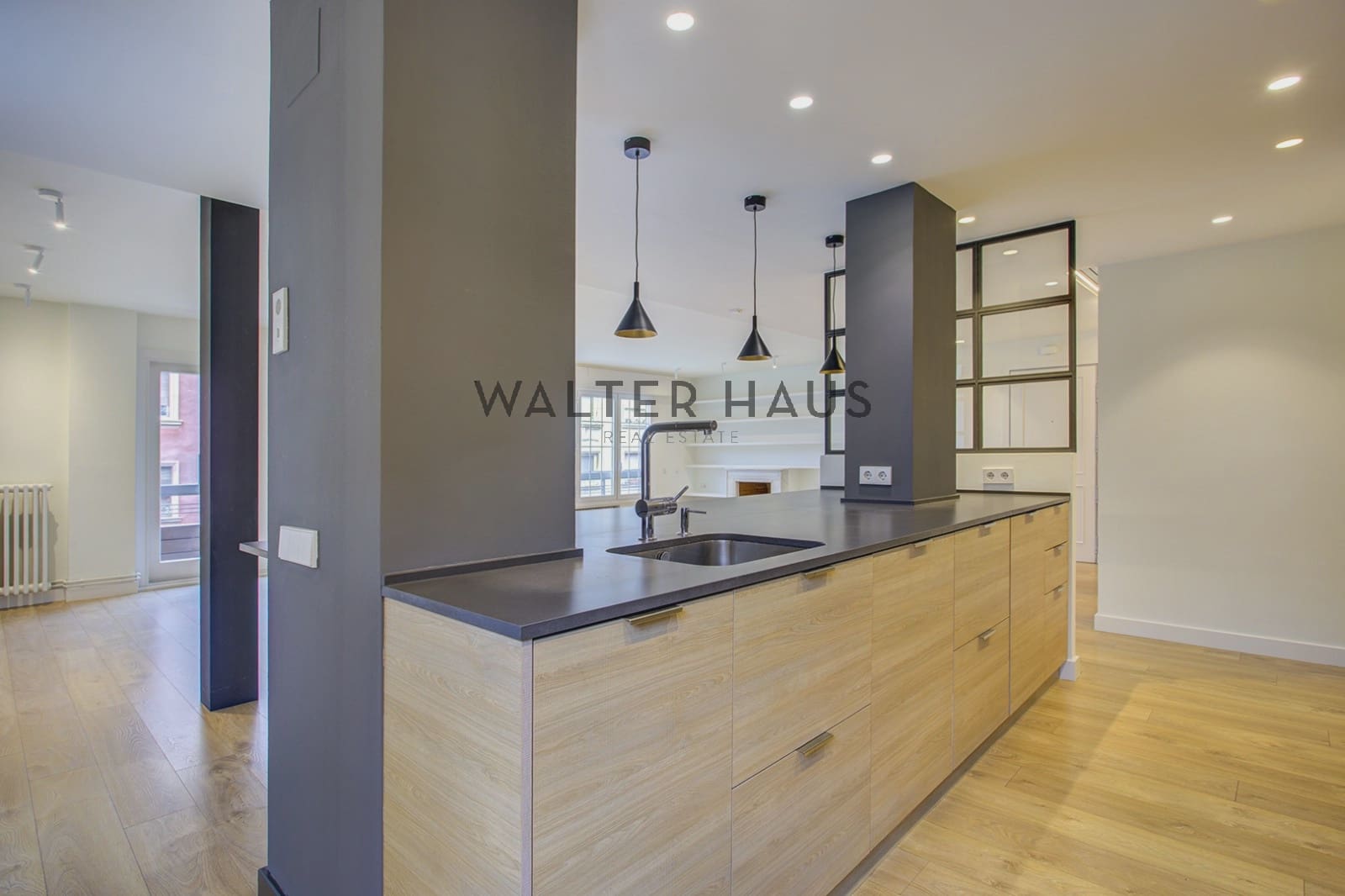 4 soveværelse Lejlighed til salg i Barcelona by - € 1.490.000 (Ref: 9653026)