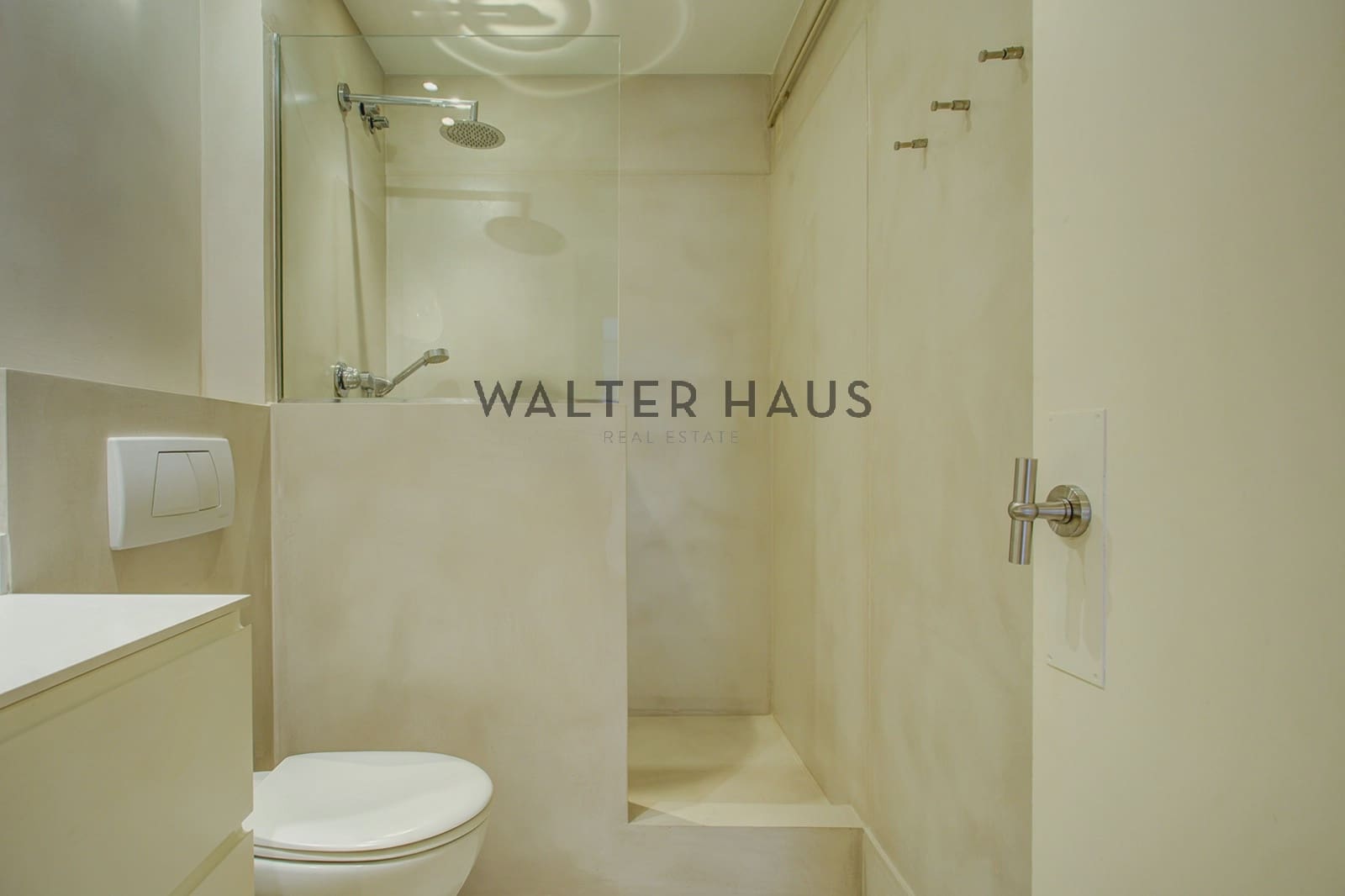 4 soveværelse Lejlighed til salg i Barcelona by - € 1.490.000 (Ref: 9653026)