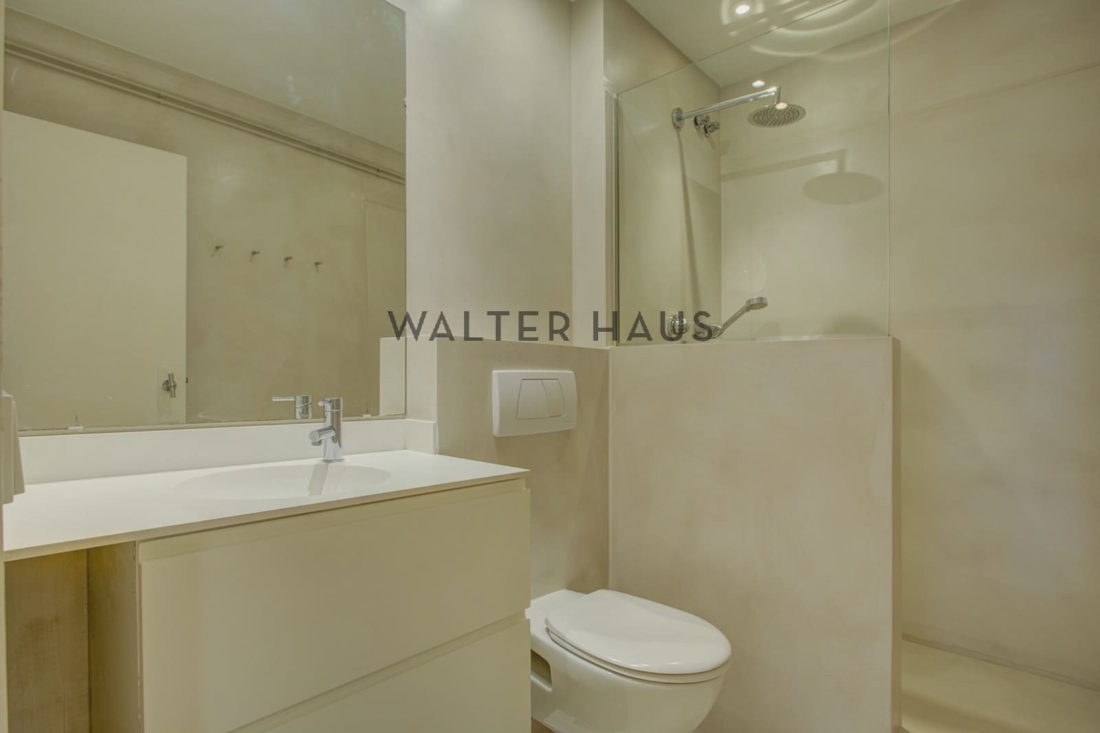 4 soveværelse Lejlighed til salg i Barcelona by - € 1.490.000 (Ref: 9653026)