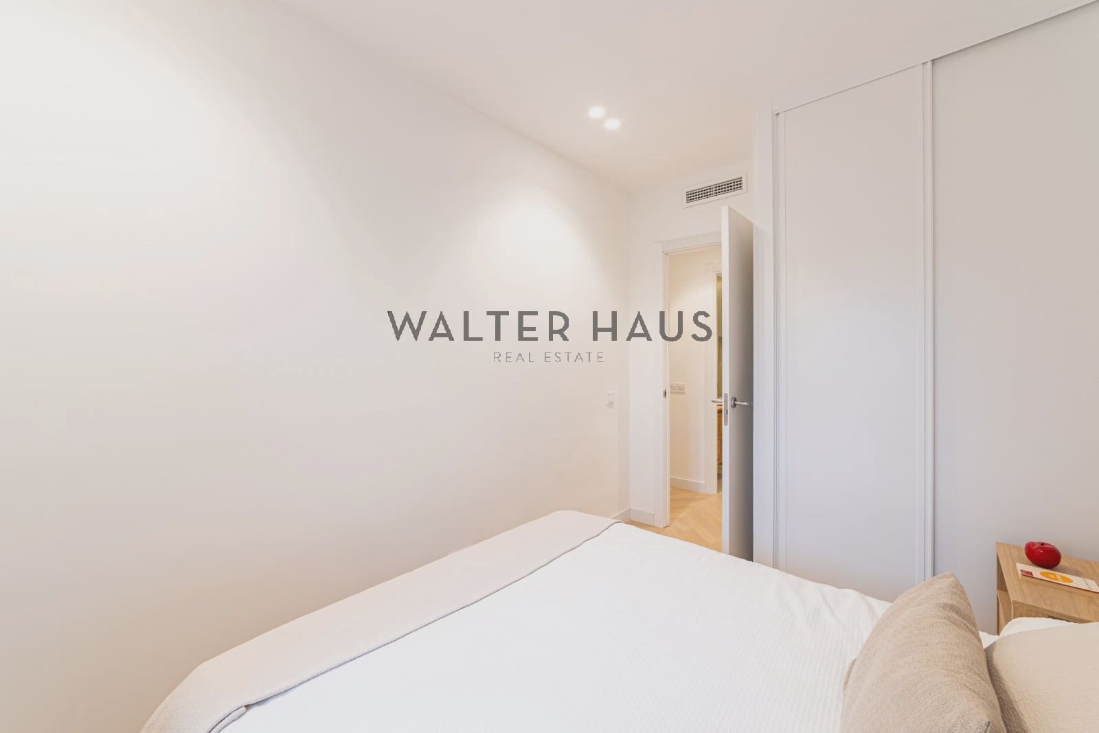 2 bedroom Flat for sale in Madrid city - € 1,440,000 (Ref: 9656791)