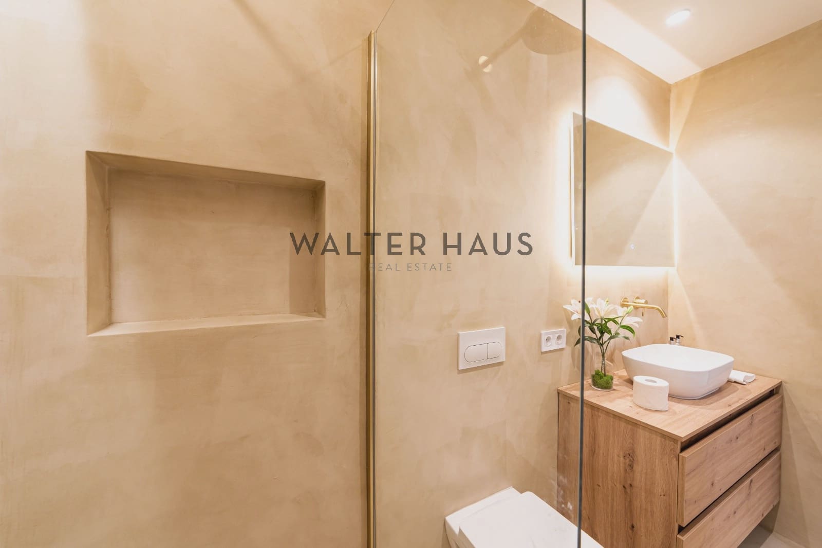 2 bedroom Flat for sale in Madrid city - € 1,440,000 (Ref: 9656791)