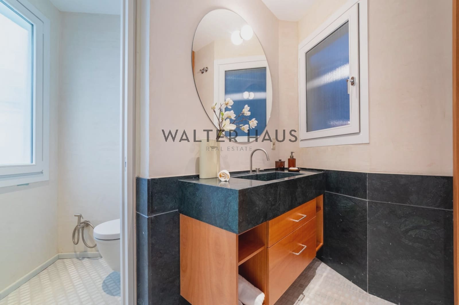 2 bedroom Flat for sale in Madrid city - € 2,145,000 (Ref: 9657904)