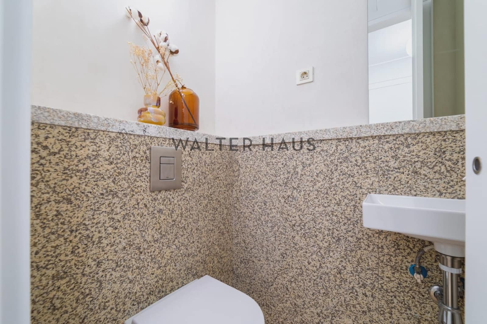 2 bedroom Flat for sale in Madrid city - € 2,145,000 (Ref: 9657904)