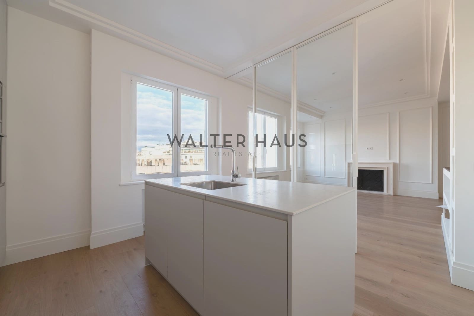 3 bedroom Flat for sale in Madrid city - € 1,580,000 (Ref: 9676475)