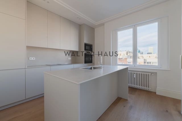 3 bedroom Flat for sale in Rios Rosas, Madrid city - € 1,580,000 (Ref: 9676475)