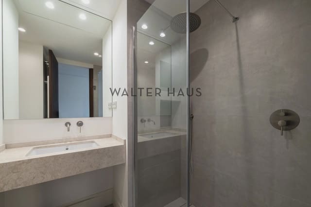 3 bedroom Flat for sale in Rios Rosas, Madrid city - € 1,580,000 (Ref: 9676475)