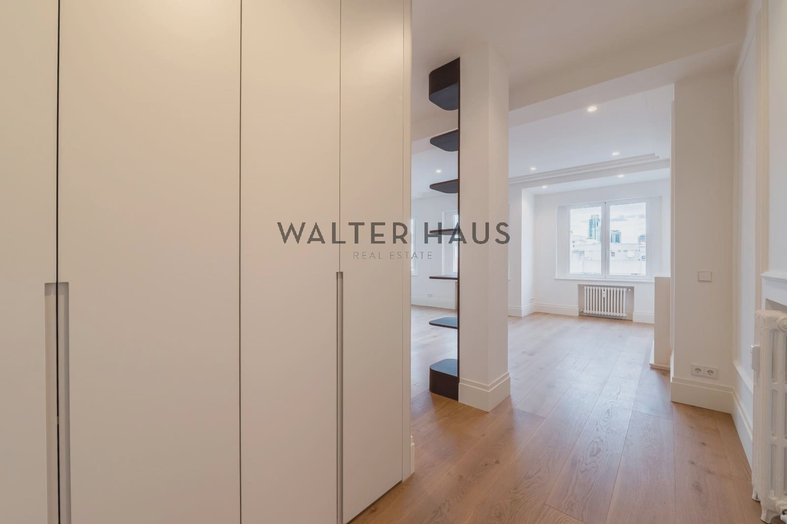 3 bedroom Flat for sale in Madrid city - € 1,580,000 (Ref: 9676475)