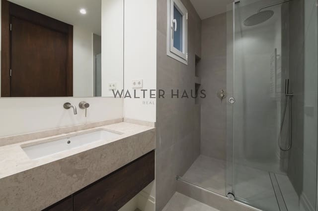 3 bedroom Flat for sale in Rios Rosas, Madrid city - € 1,580,000 (Ref: 9676475)