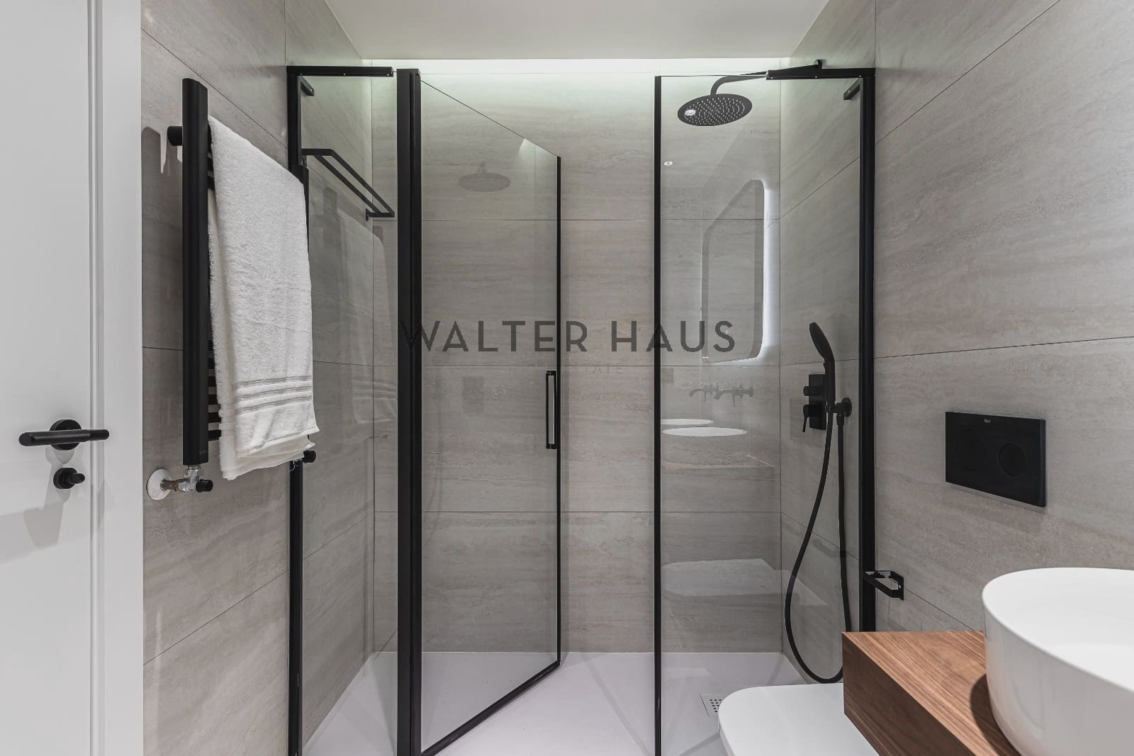 3 bedroom Flat for sale in Madrid city - € 1,530,000 (Ref: 9694471)