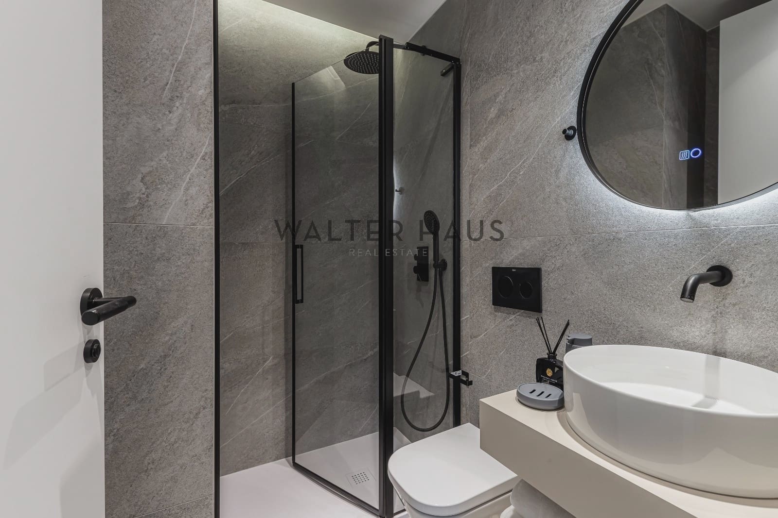 3 bedroom Flat for sale in Madrid city - € 1,530,000 (Ref: 9694471)