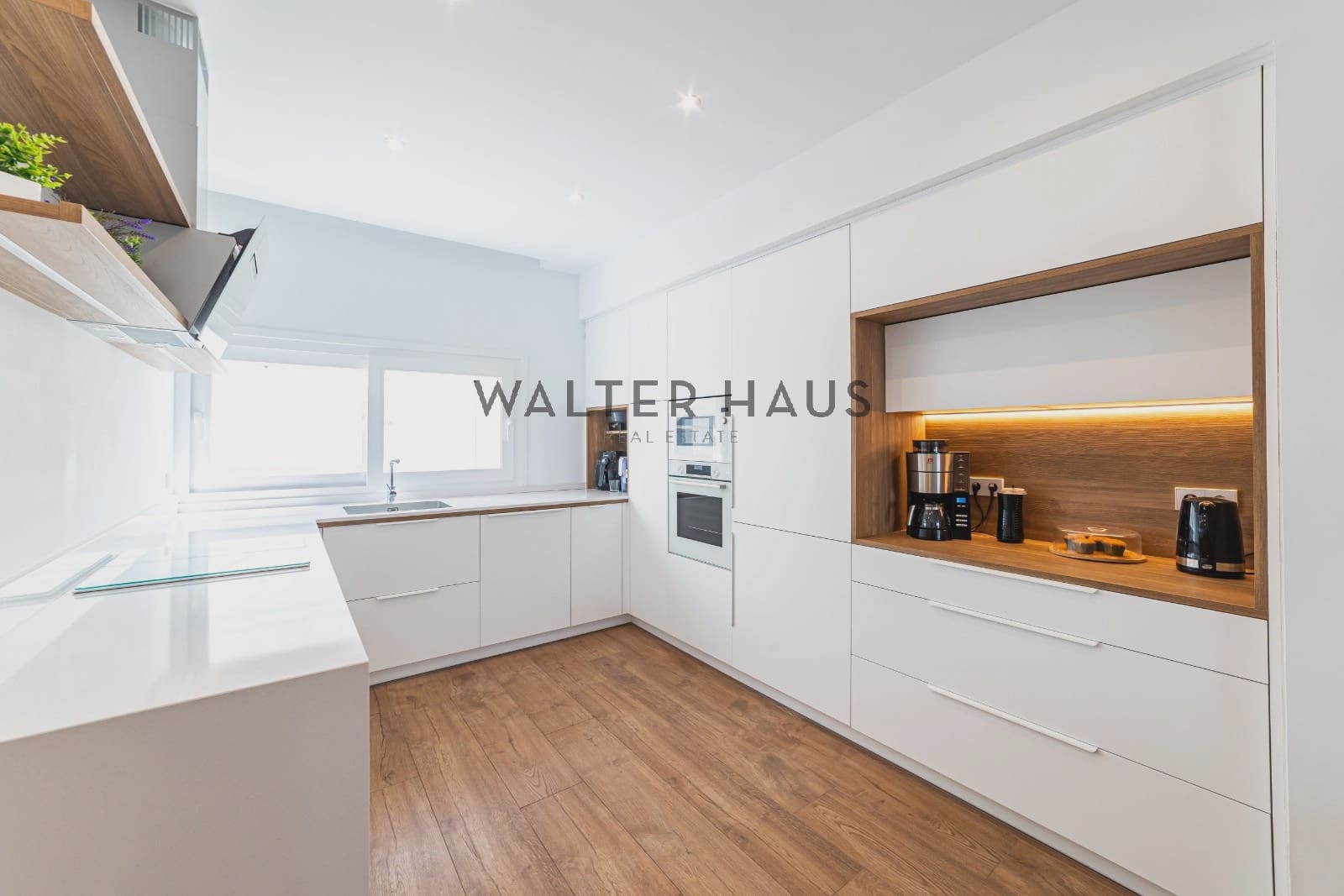 5 bedroom Penthouse for sale in Madrid city - € 2,850,000 (Ref: 9694472)