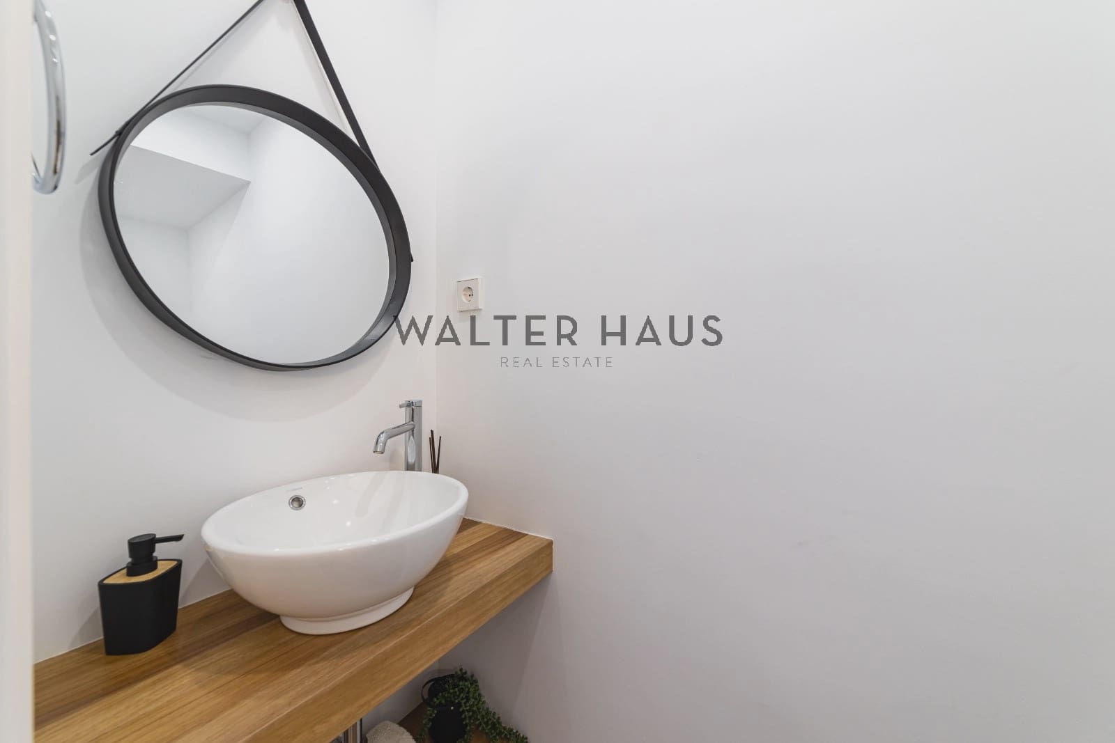 5 bedroom Penthouse for sale in Madrid city - € 2,850,000 (Ref: 9694472)