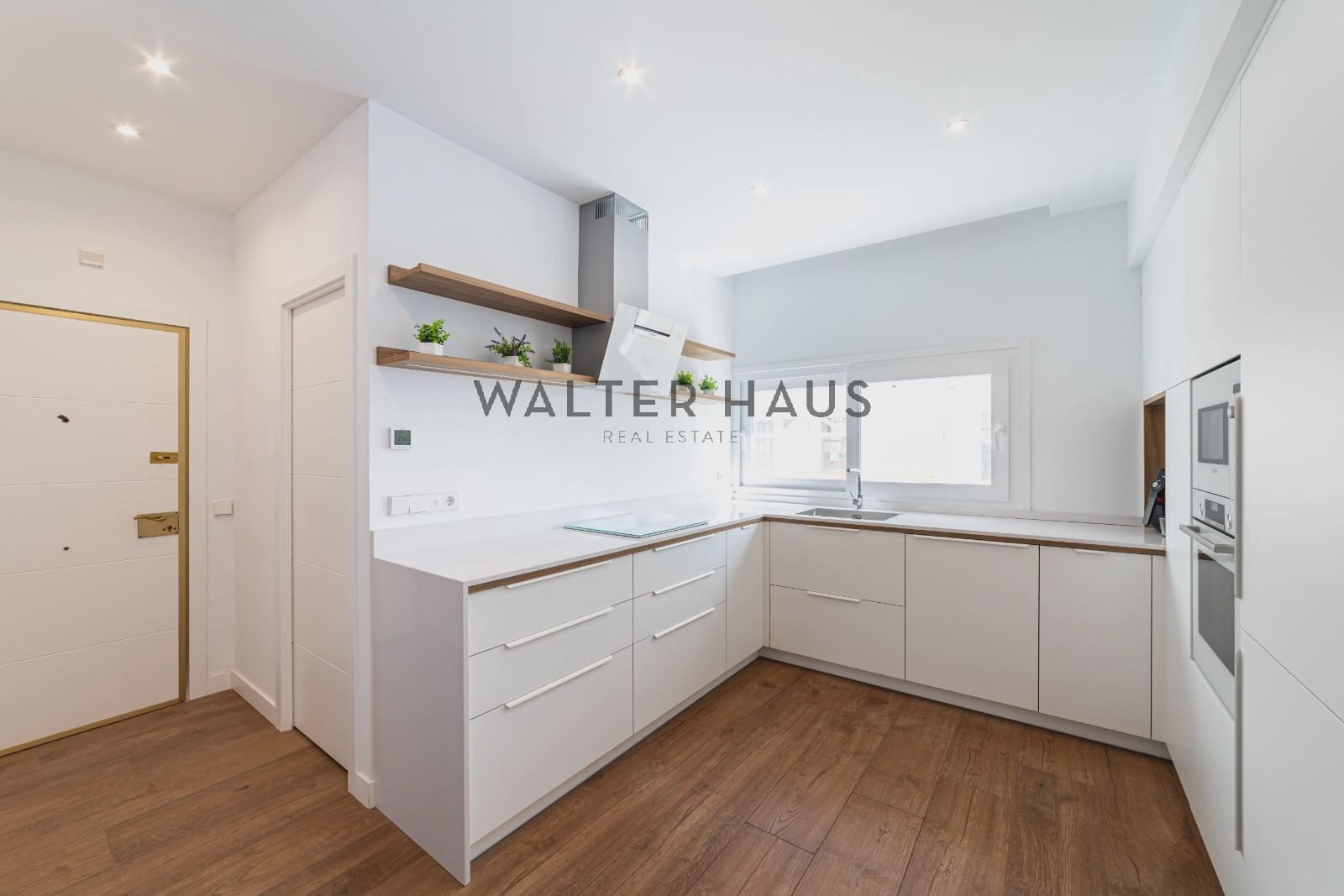 5 bedroom Penthouse for sale in Madrid city - € 2,850,000 (Ref: 9694472)