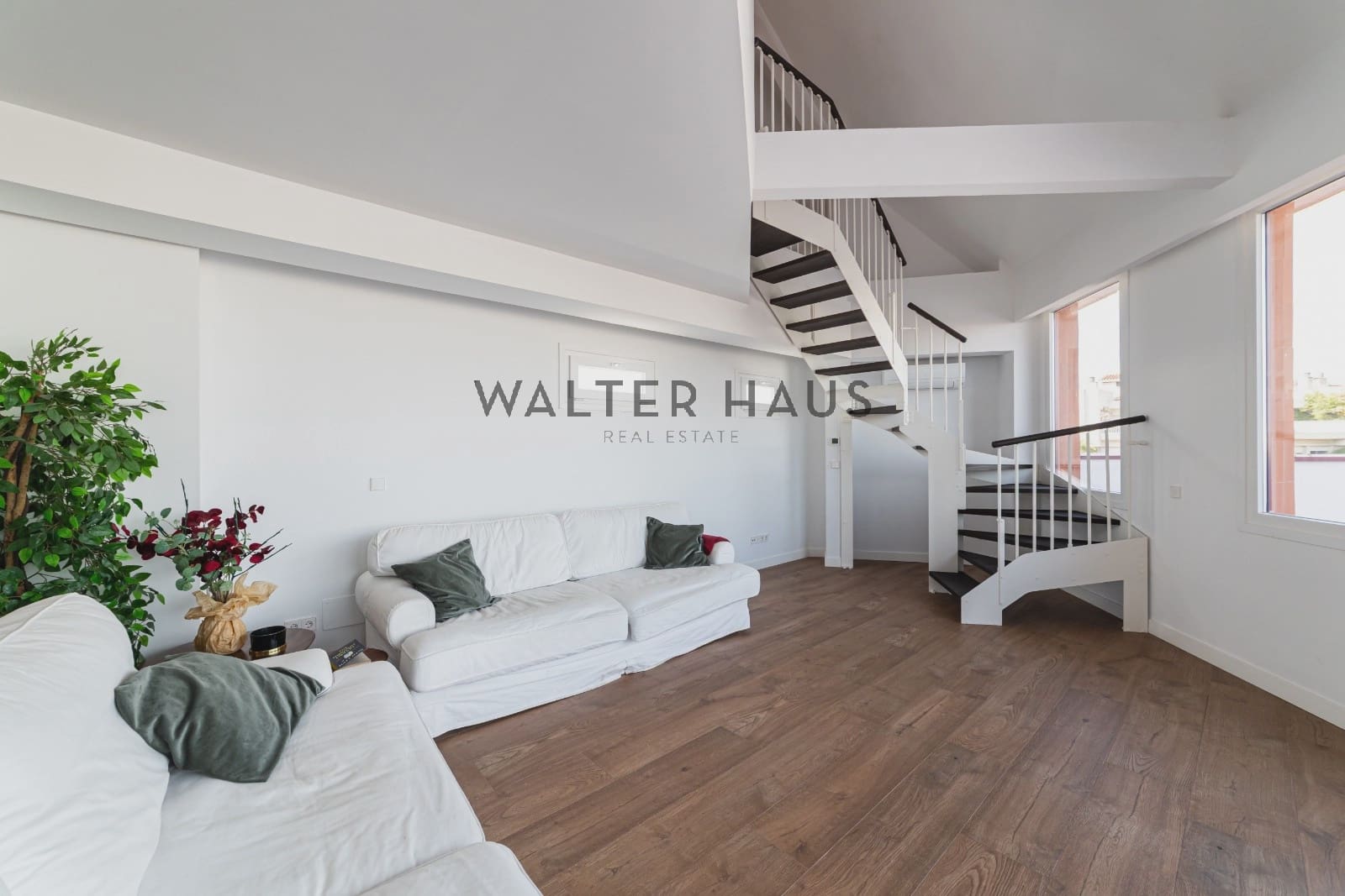 5 bedroom Penthouse for sale in Madrid city - € 2,850,000 (Ref: 9694472)