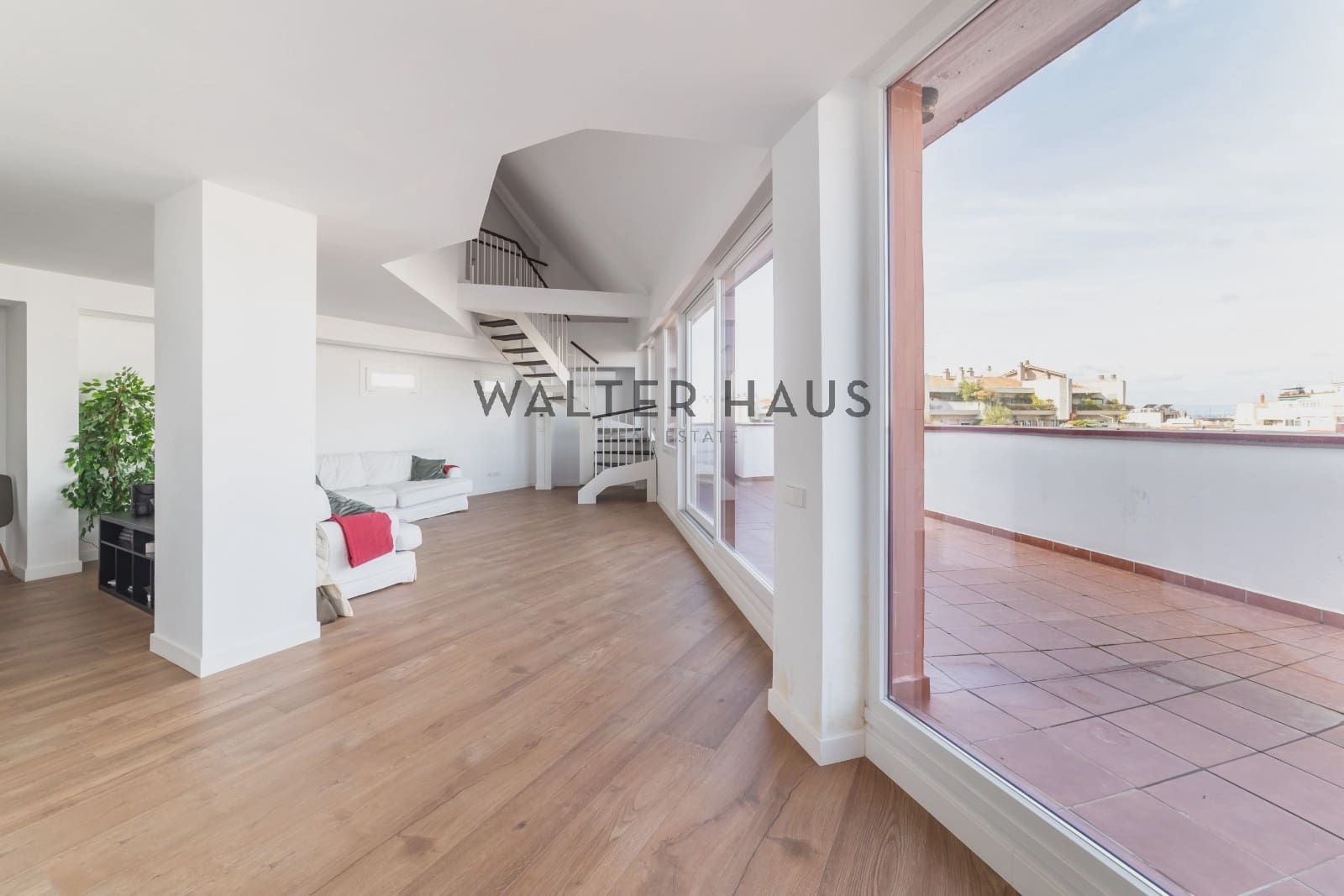 5 bedroom Penthouse for sale in Madrid city - € 2,850,000 (Ref: 9694472)