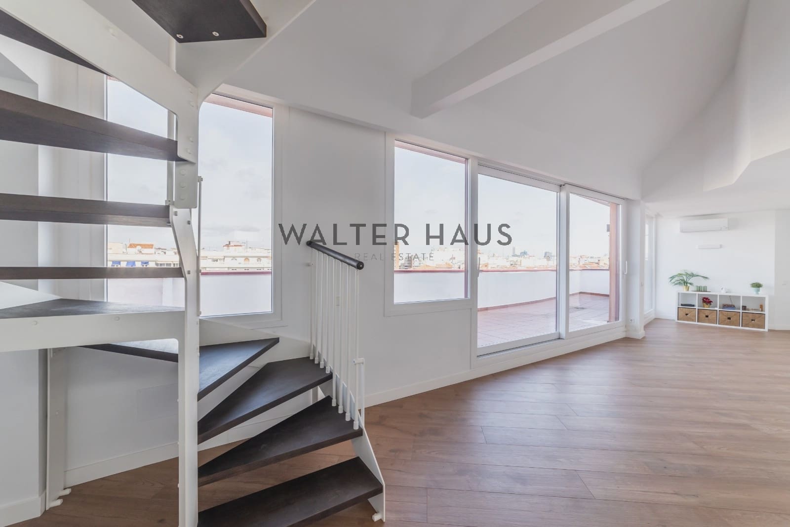 5 bedroom Penthouse for sale in Madrid city - € 2,850,000 (Ref: 9694472)