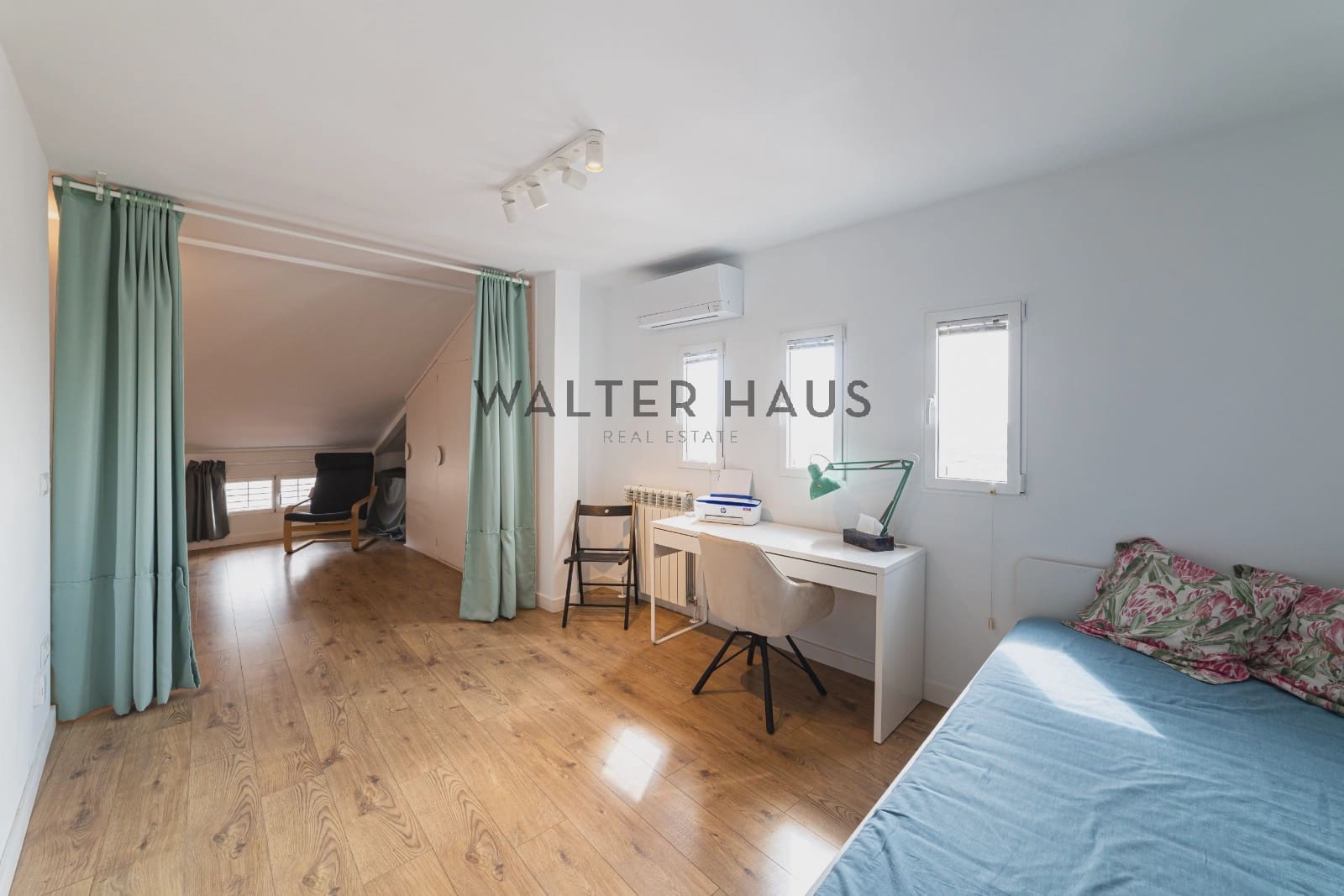 5 bedroom Penthouse for sale in Madrid city - € 2,850,000 (Ref: 9694472)