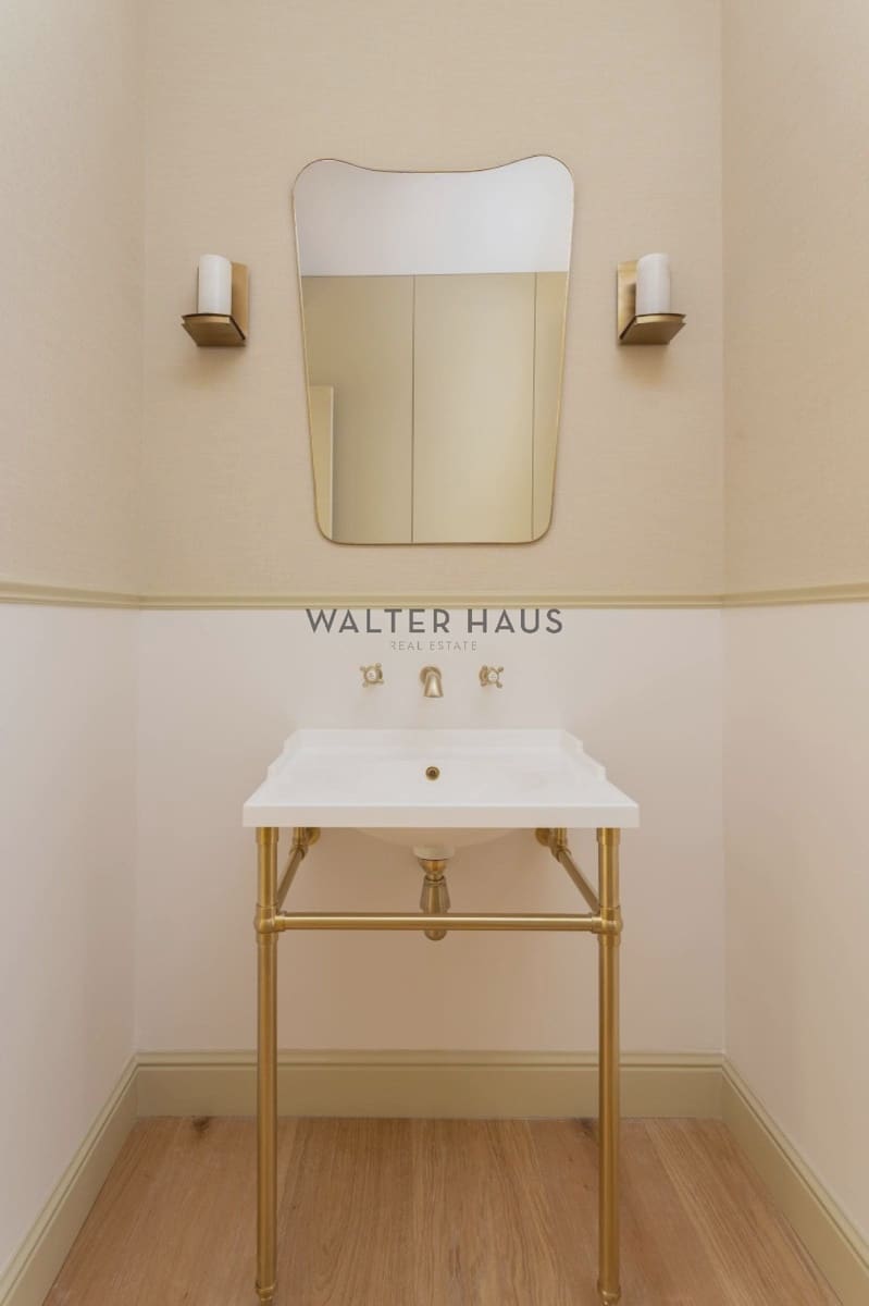 3 bedroom Flat for sale in Barcelona city - € 2,200,000 (Ref: 9697847)