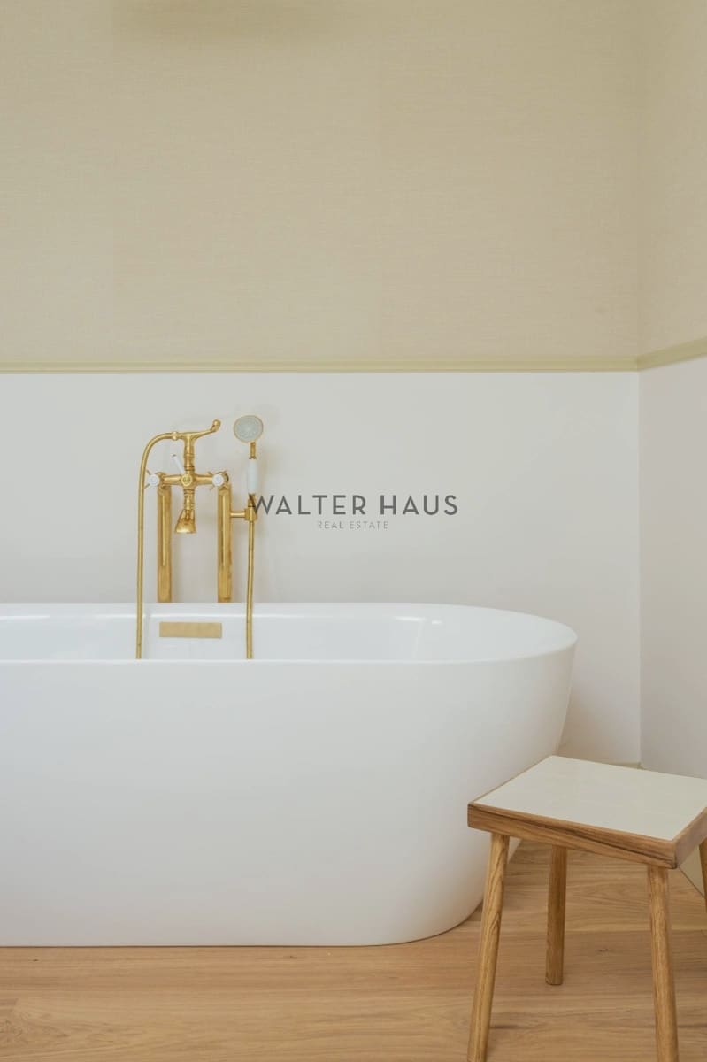 3 bedroom Flat for sale in Barcelona city - € 2,200,000 (Ref: 9697847)