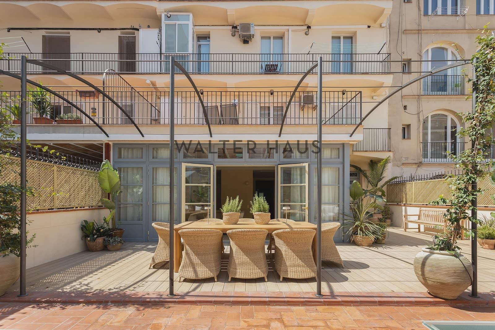 3 bedroom Flat for sale in Barcelona city - € 2,200,000 (Ref: 9697847)