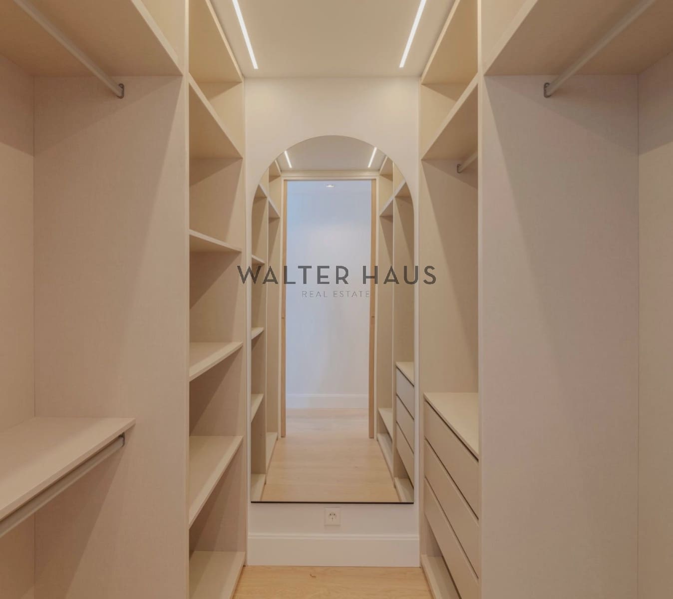 2 bedroom Flat for sale in Madrid city - € 1,580,000 (Ref: 9713268)