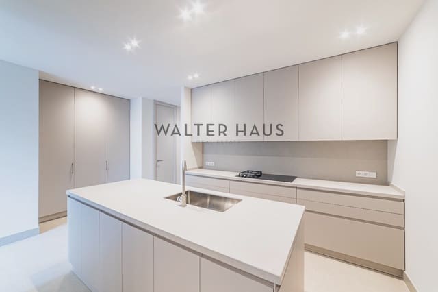 Appartement de 3 chambres à louer à Castellana, Madrid ville - 10 000 € (Ref: 9715665)