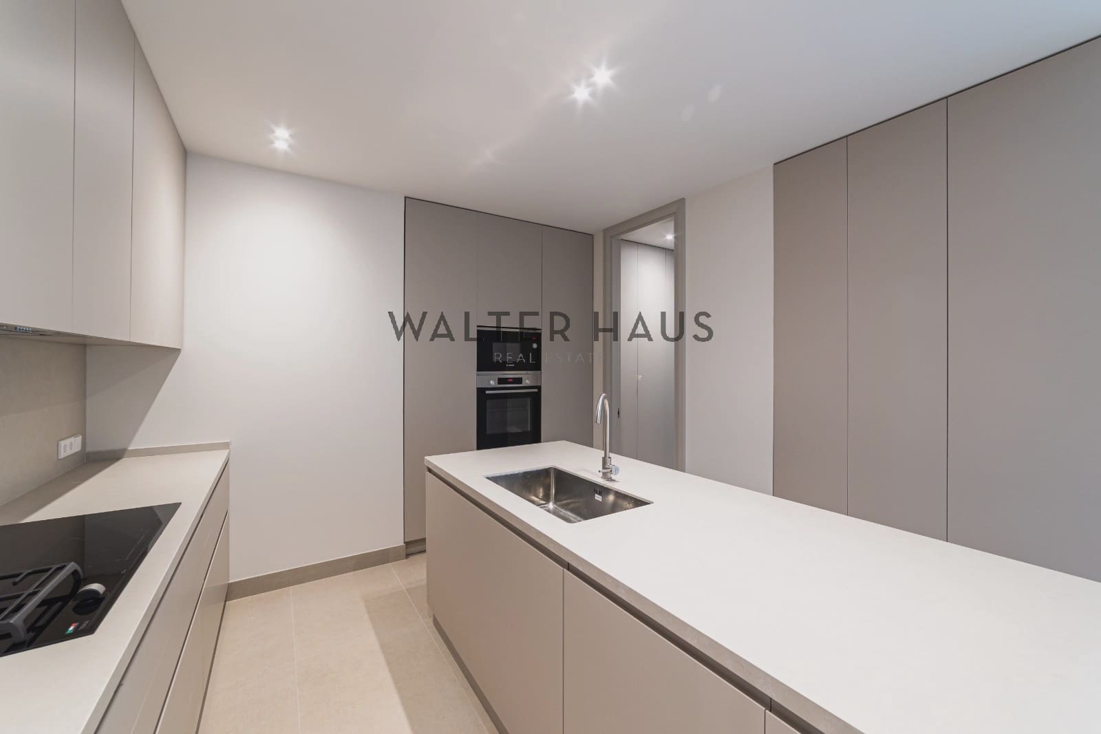 3 bedroom Flat for rent in Madrid city - € 10,000 (Ref: 9715665)