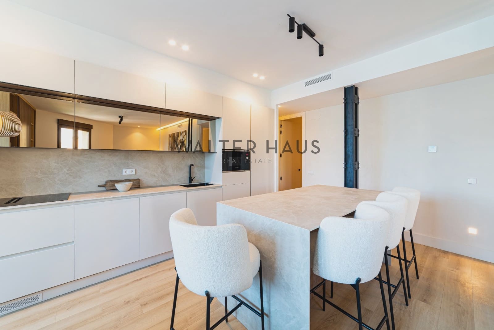 Piso de 3 habitaciones en Madrid ciudad en venta - 2.275.000 € (Ref: 9715666)