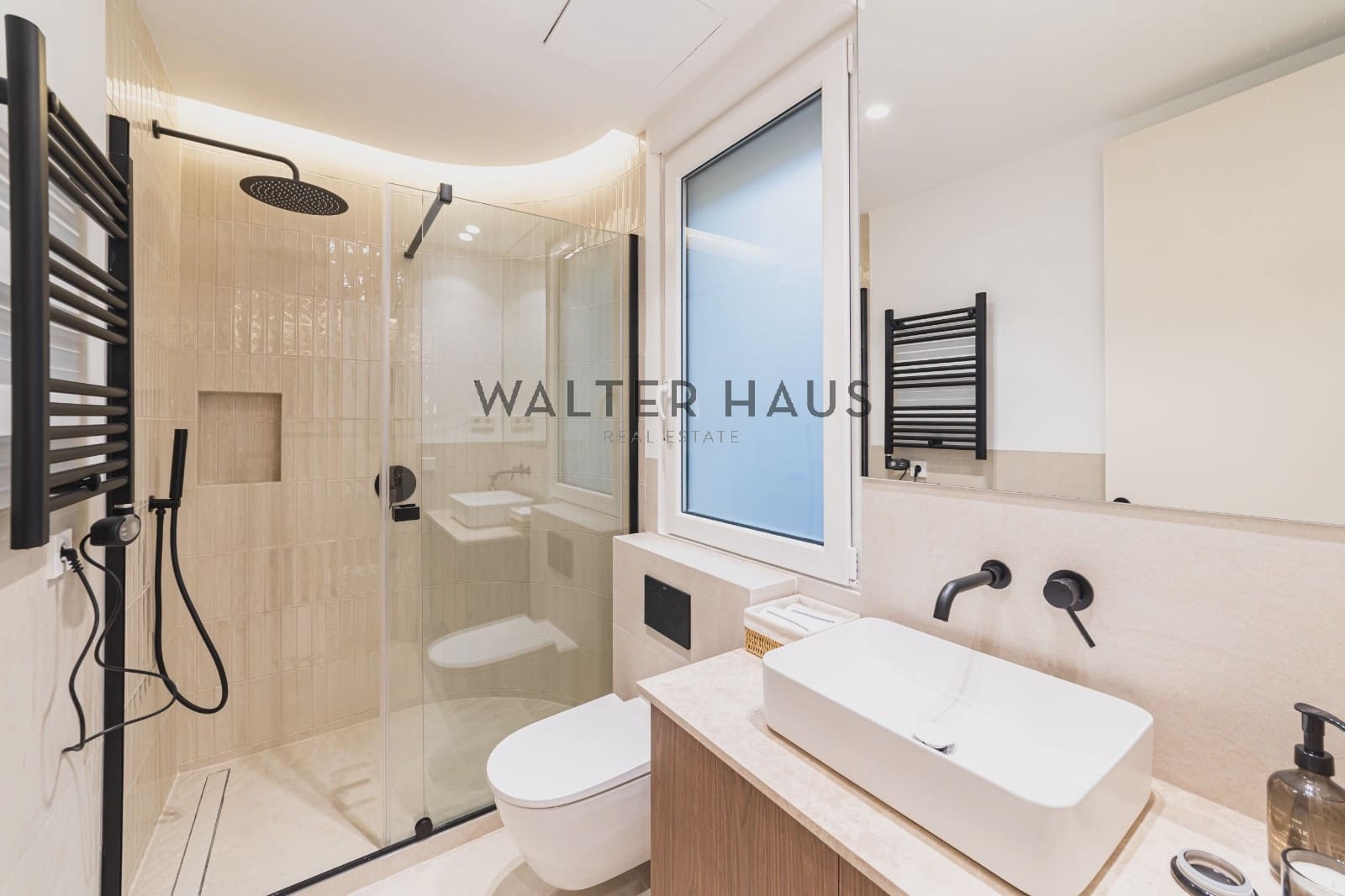Piso de 3 habitaciones en Madrid ciudad en venta - 2.275.000 € (Ref: 9715666)