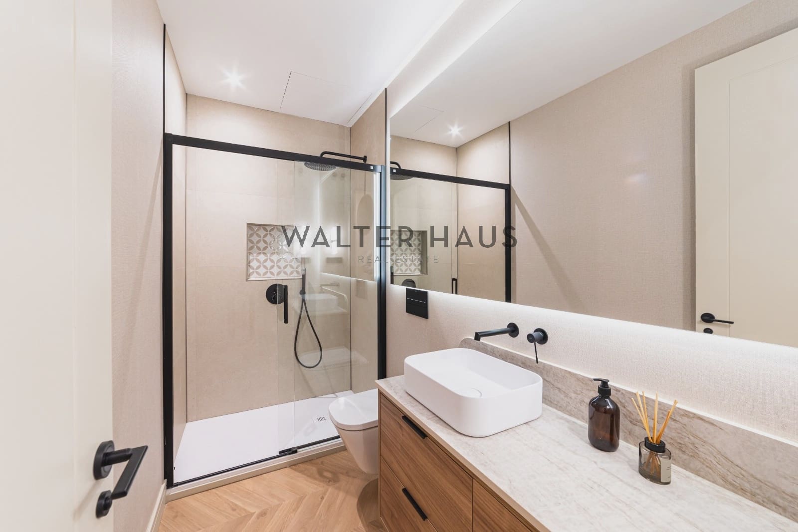 2 bedroom Flat for sale in Madrid city - € 1,590,000 (Ref: 9715667)