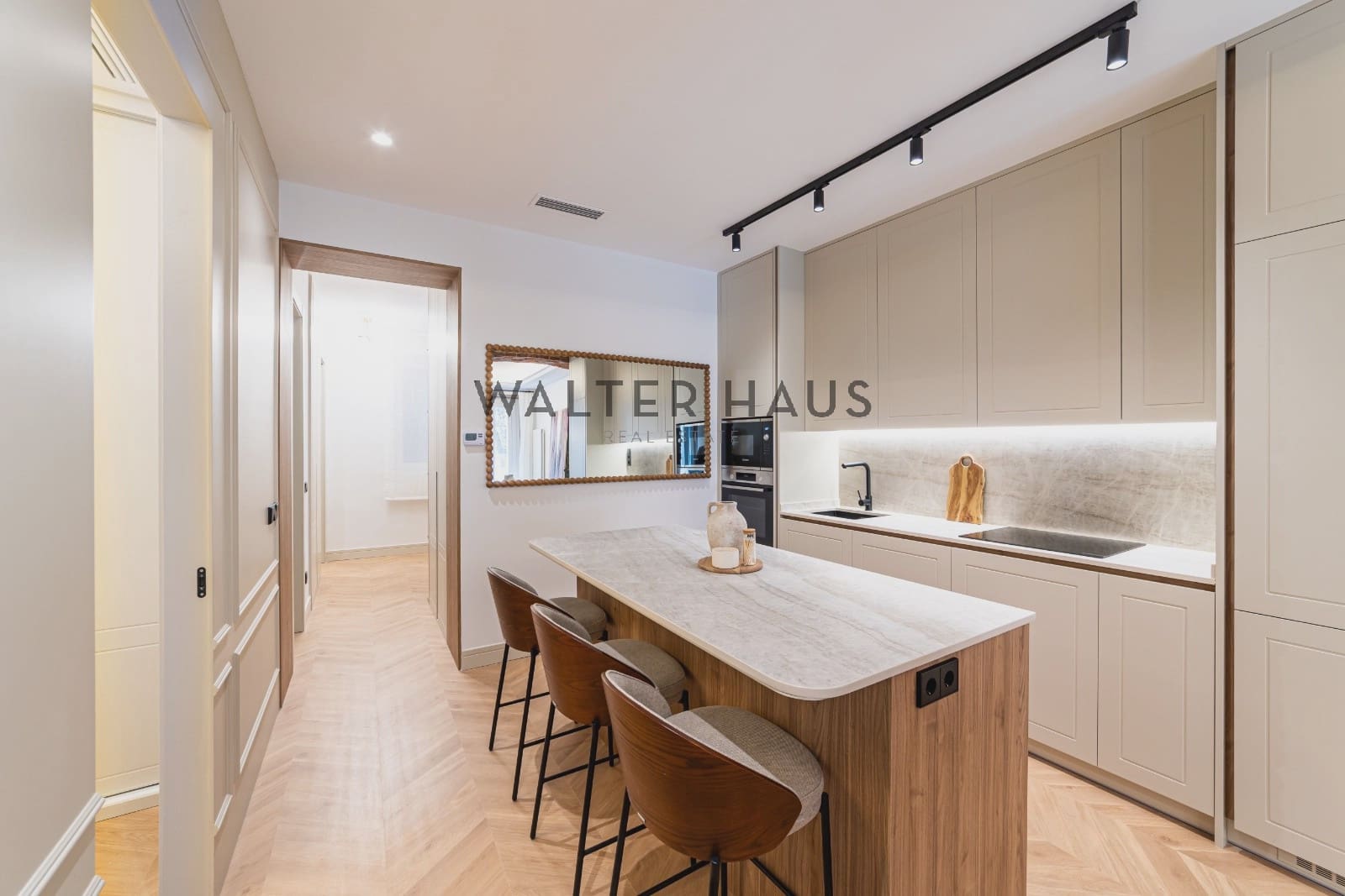 2 bedroom Flat for sale in Madrid city - € 1,590,000 (Ref: 9715667)