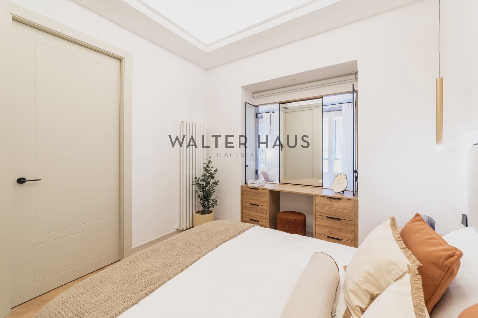 2 bedroom Flat for sale in Madrid city - € 1,590,000 (Ref: 9715667)