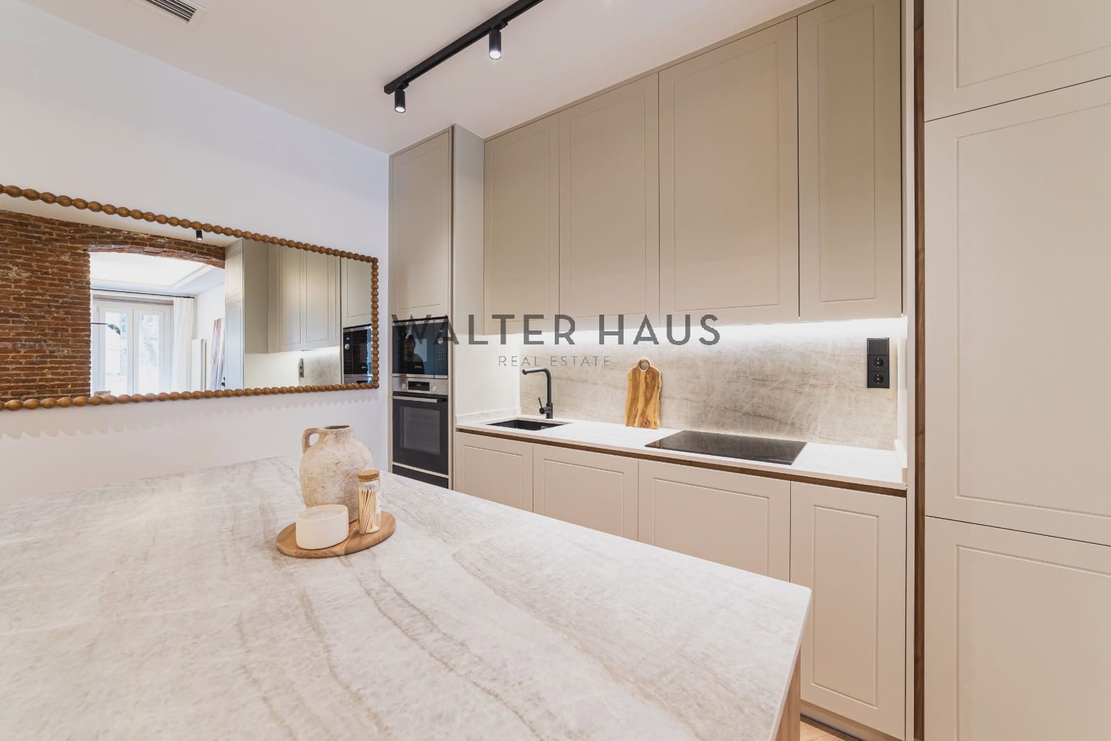 2 bedroom Flat for sale in Madrid city - € 1,590,000 (Ref: 9715667)