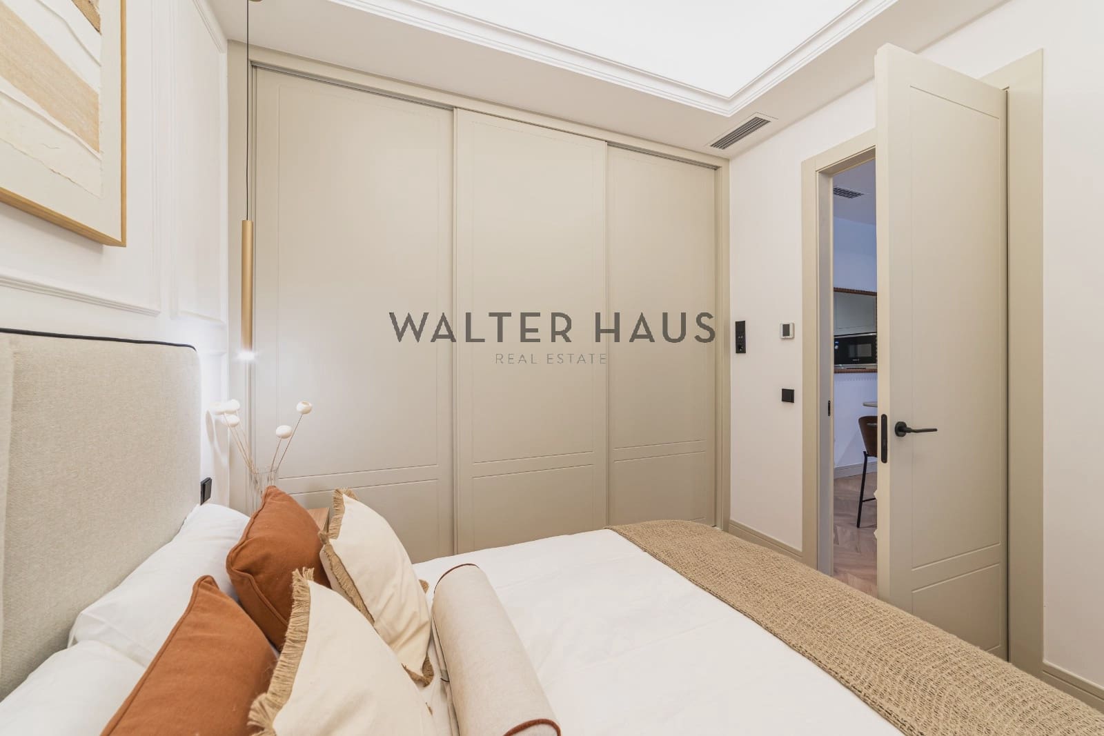 2 bedroom Flat for sale in Madrid city - € 1,590,000 (Ref: 9715667)