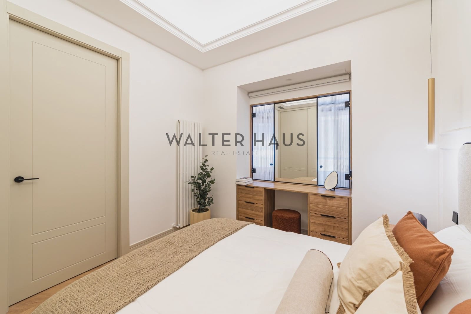 2 bedroom Flat for sale in Madrid city - € 1,590,000 (Ref: 9715667)