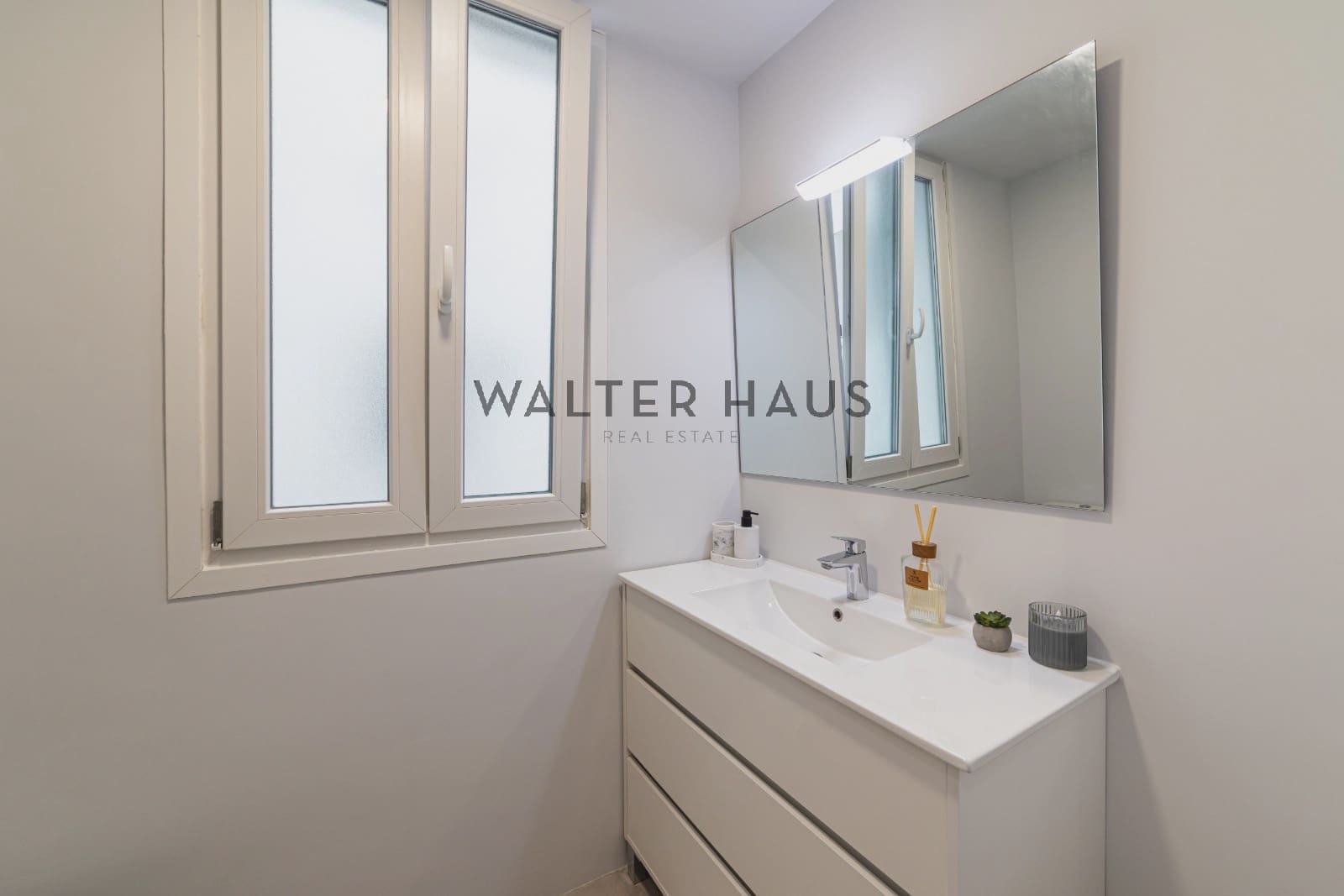3 bedroom Flat for sale in Madrid city - € 968,000 (Ref: 9723870)