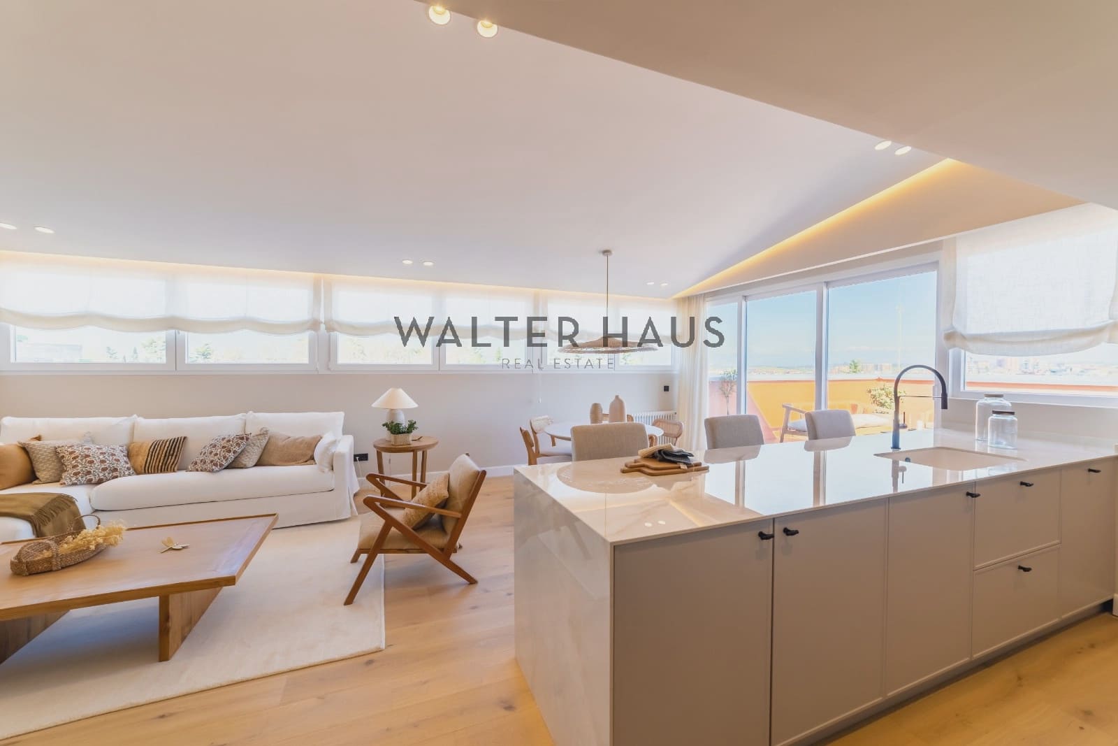 3 bedroom Penthouse for sale in Madrid city - € 1,225,000 (Ref: 9725008)