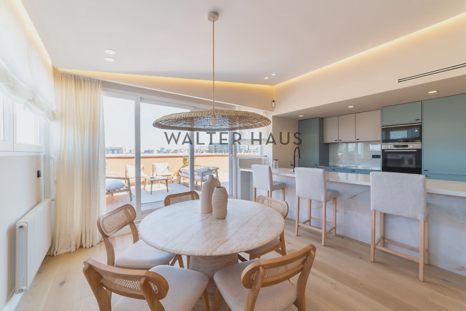 3 bedroom Penthouse for sale in Madrid city - € 1,225,000 (Ref: 9725008)