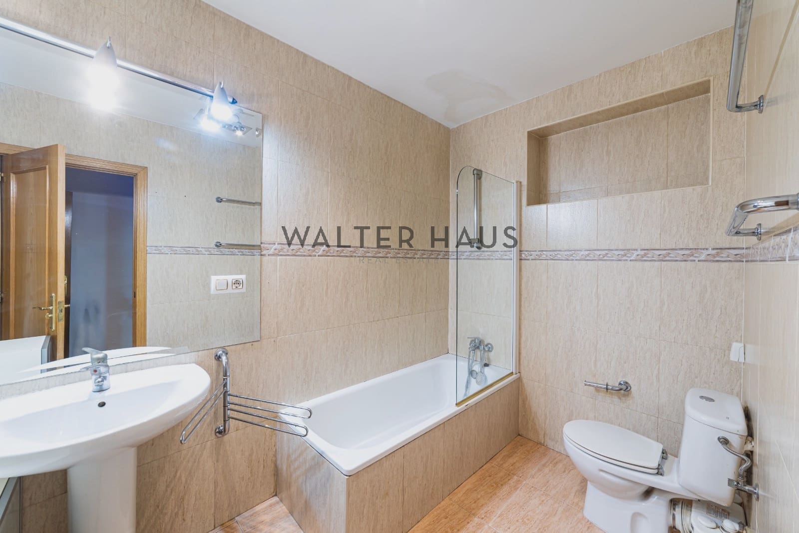 2 bedroom Flat for sale in Madrid city - € 910,000 (Ref: 9726221)