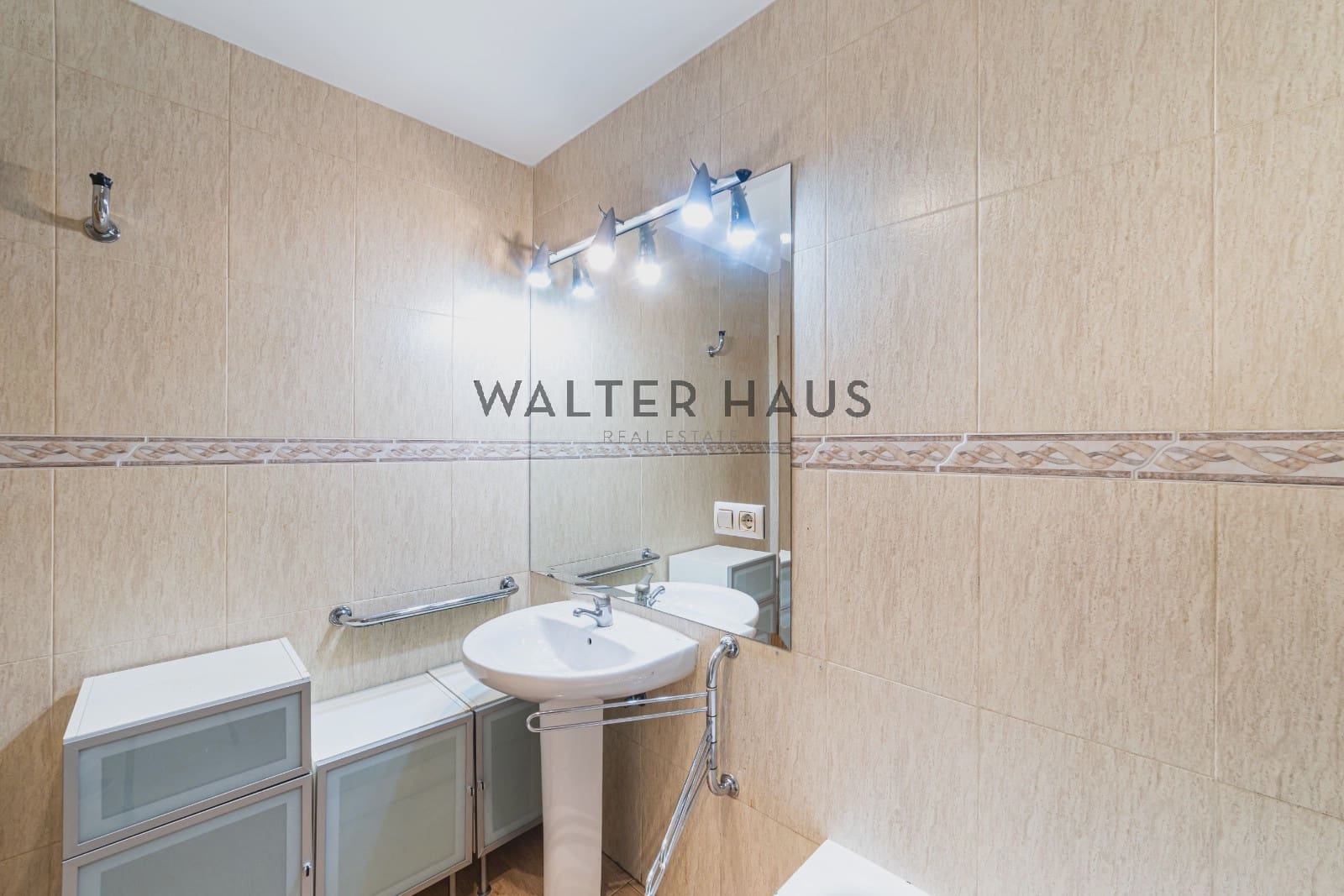 2 bedroom Flat for sale in Madrid city - € 910,000 (Ref: 9726221)