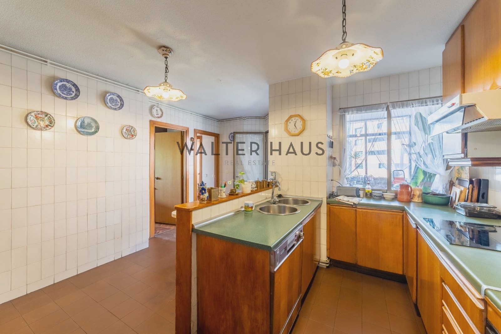 6 bedroom Flat for sale in Madrid city with pool garage - € 2,250,000 (Ref: 9731242)