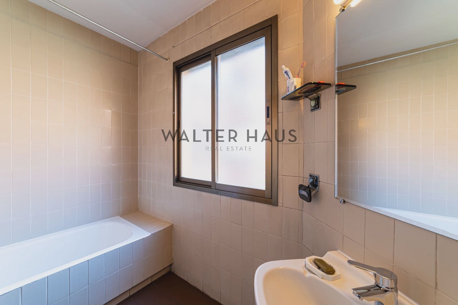 6 bedroom Flat for sale in Madrid city with pool garage - € 2,250,000 (Ref: 9731242)