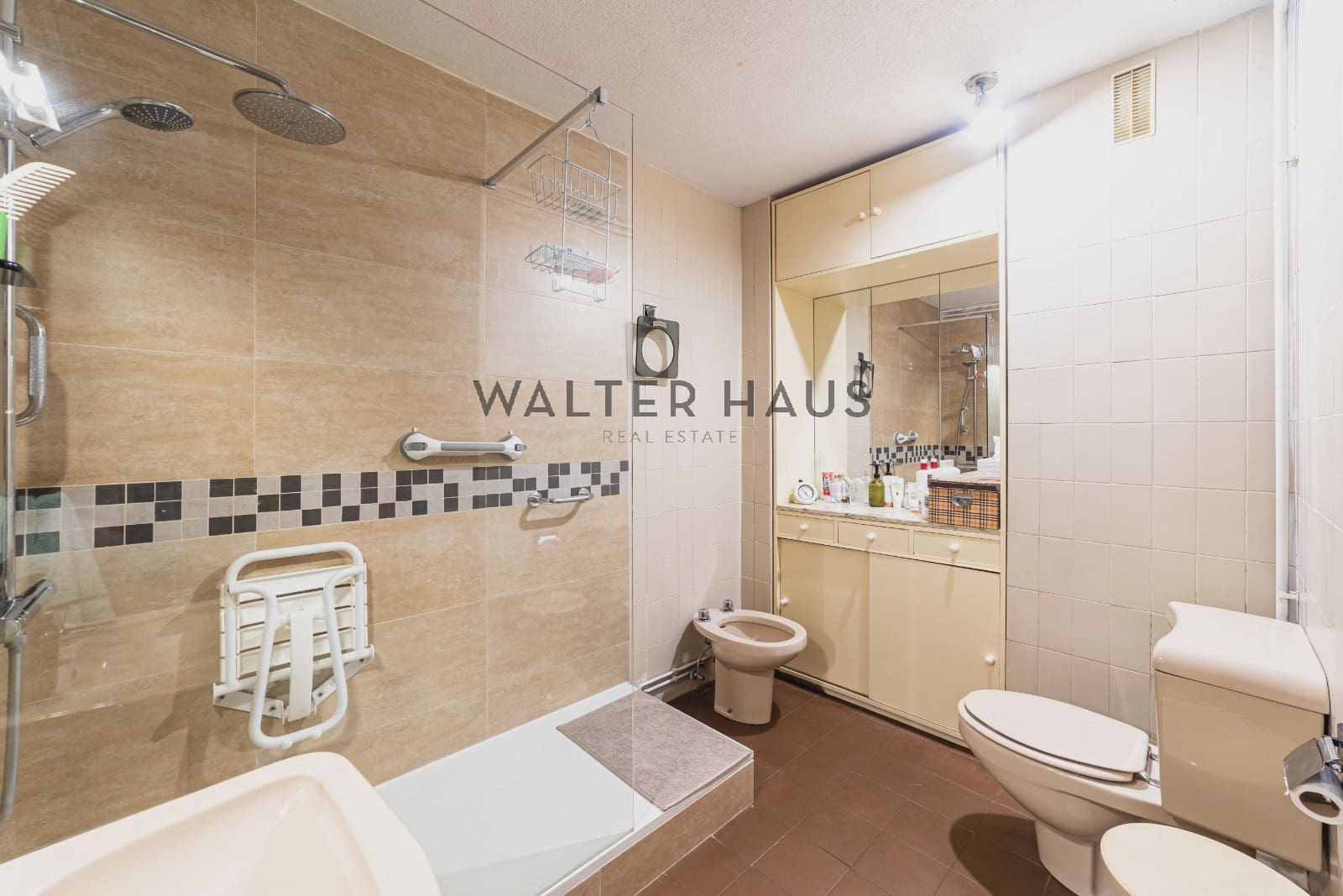 6 bedroom Flat for sale in Madrid city with pool garage - € 2,250,000 (Ref: 9731242)