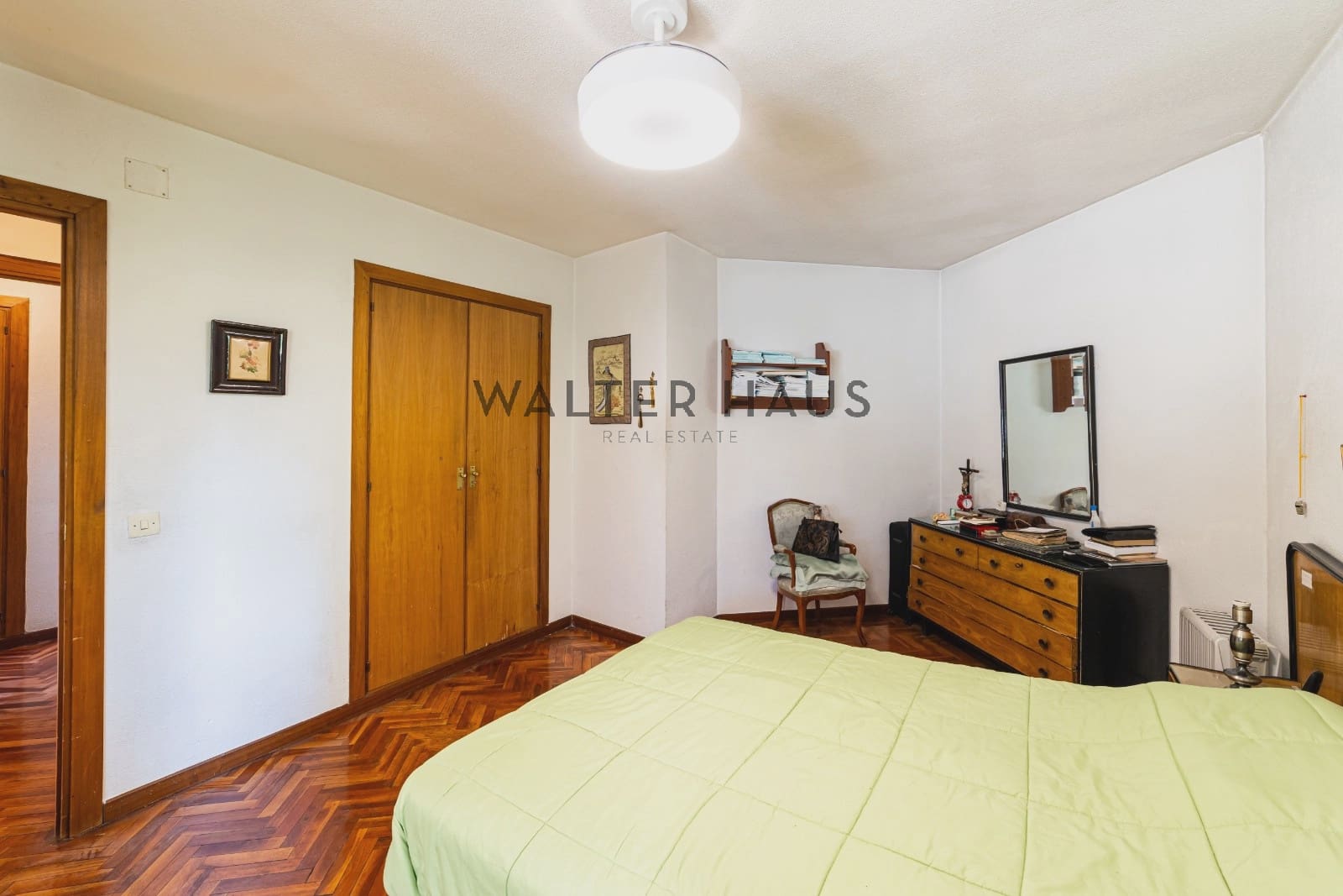 6 bedroom Flat for sale in Madrid city with pool garage - € 2,250,000 (Ref: 9731242)