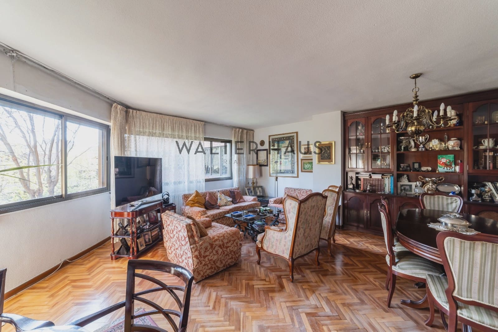 6 bedroom Flat for sale in Madrid city with pool garage - € 2,250,000 (Ref: 9731242)