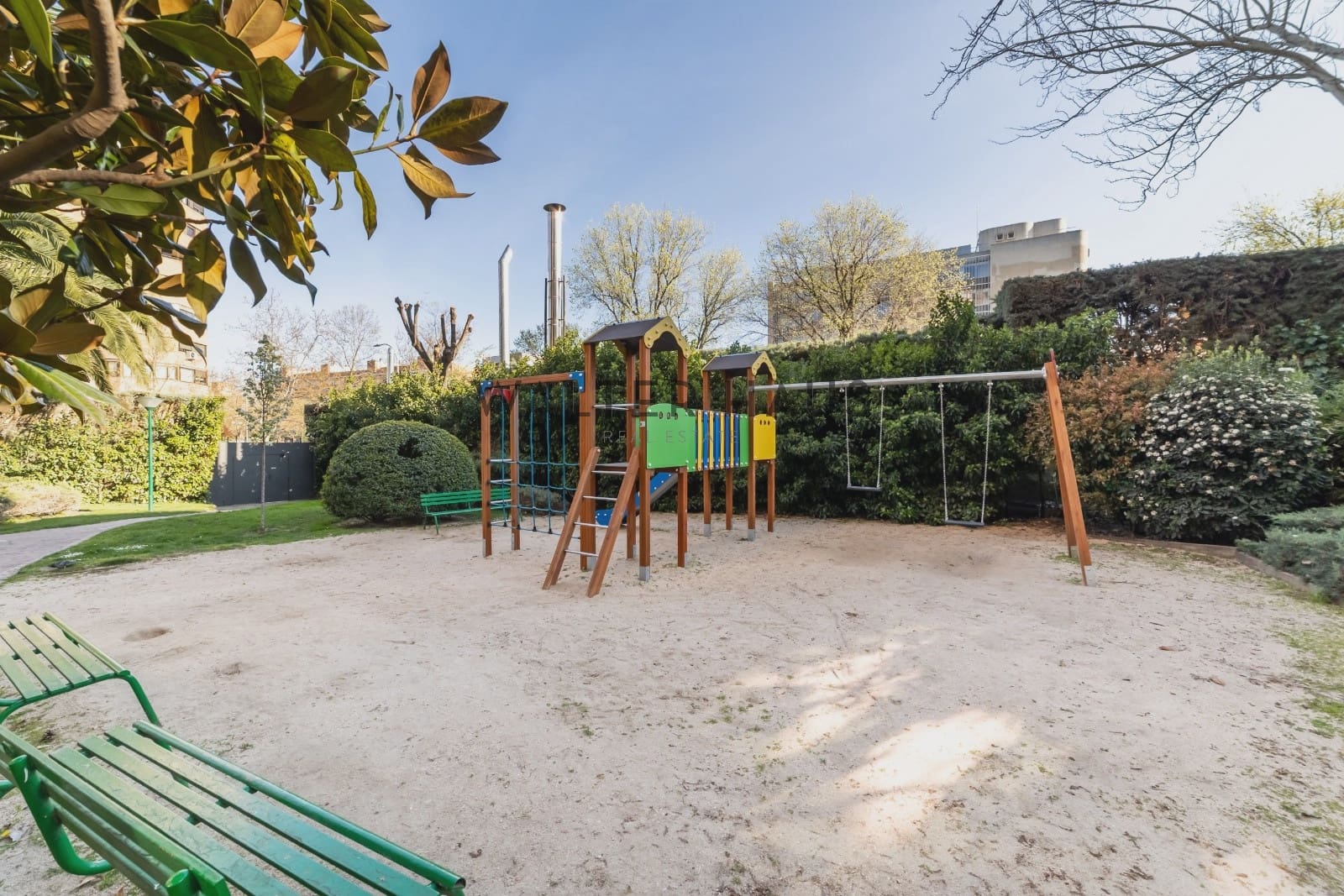 6 bedroom Flat for sale in Madrid city with pool garage - € 2,250,000 (Ref: 9731242)